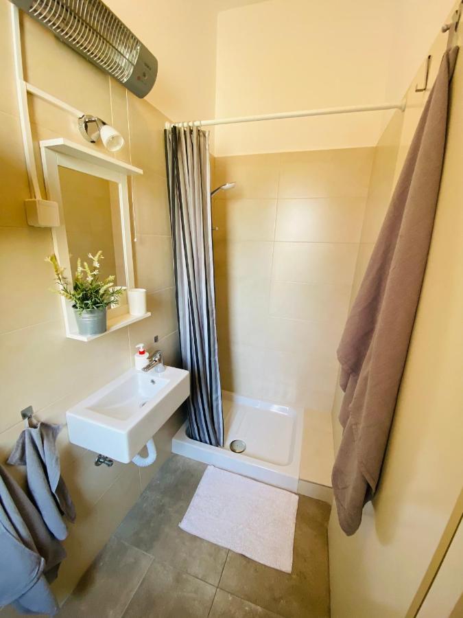 Studio Apartment Stazion With Free Parking พาซิน ภายนอก รูปภาพ